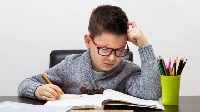 Jak pomóc dziecku z dysleksją w nauce - skuteczne metody wsparcia Jak pomóc dziecku z dysleksją w nauce - skuteczne metody wsparcia
