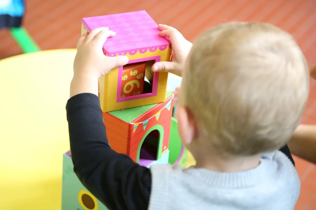 Ile trwa adaptacja w żłobku? Poznaj różnice i kluczowe czynniki Ile trwa adaptacja w żłobku? Poznaj różnice i kluczowe czynniki
